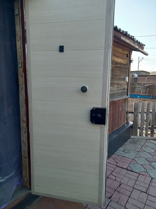 Продам дверь железную