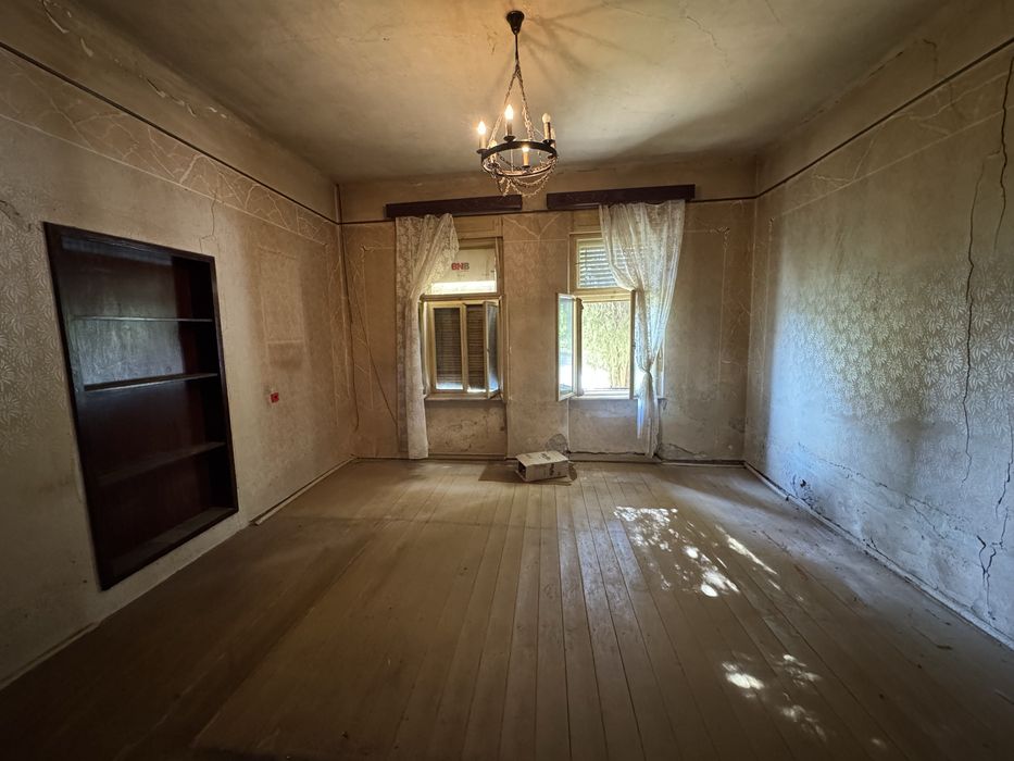 Casa de vanzare in centrul orasului pecica