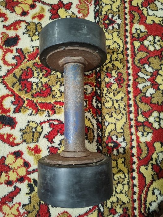 Гантели 3,5*2=7 кг сотилади