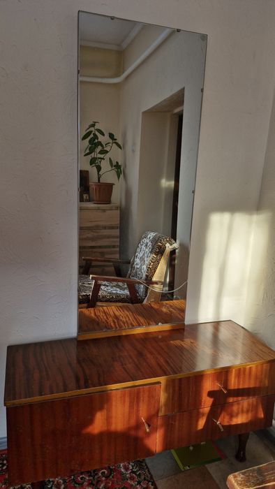 Отдам даром трюмо