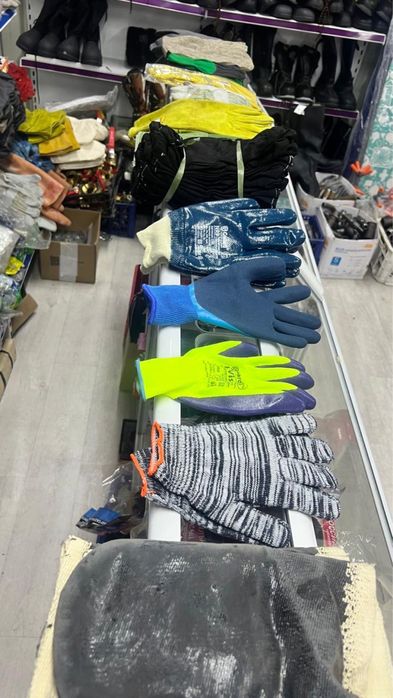 Перчатки плотные рабочие .Руковыцы.Прорезиновые перчатки