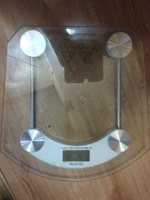 Продам весы напольные