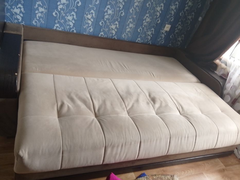 Продам двухспальный диван