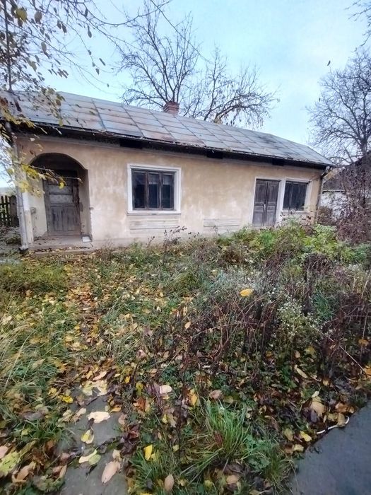 Casă de vânzare strada principala