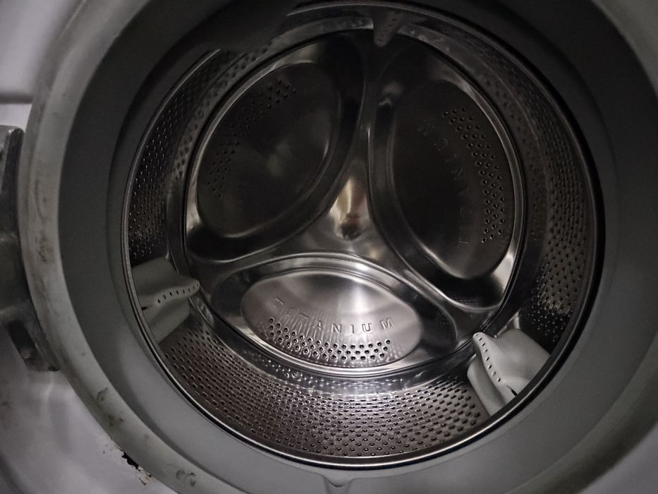 Стиральная машина Hotpoint бу