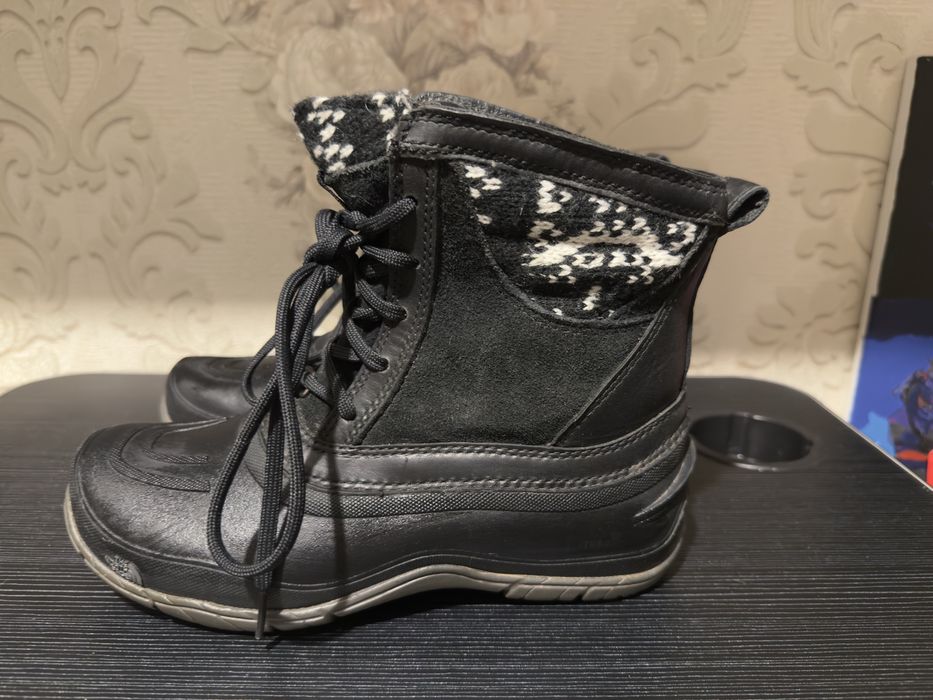 Продам ботинки Th North Face Shellista