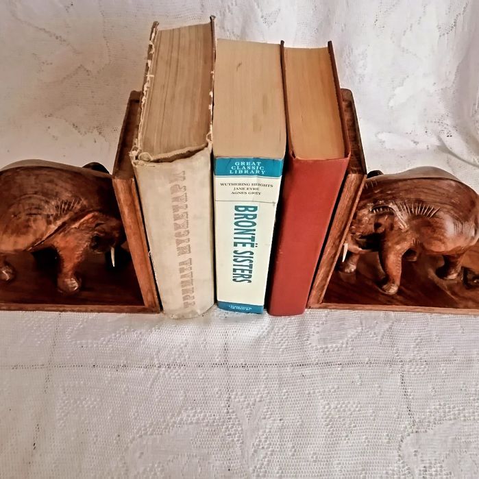 Държачи за книги