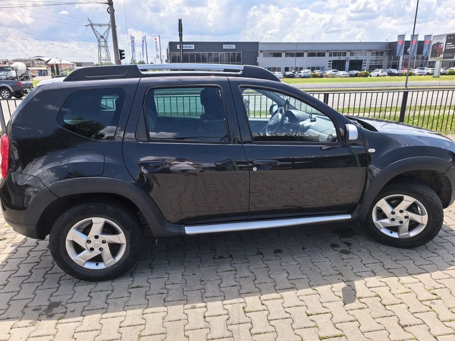 Vând Dacia Duster