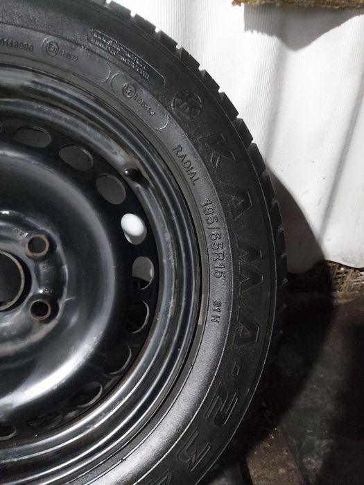 Продам летние шины с дисками R15