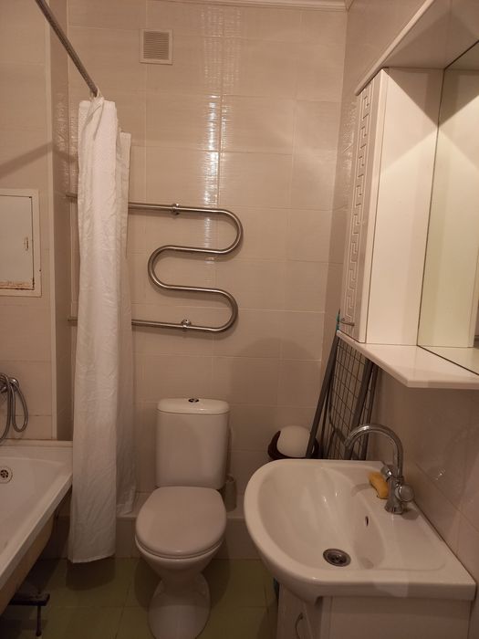 Сдается 2 комн квартира