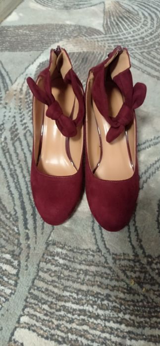 Ayollar Tuflisi sotaman