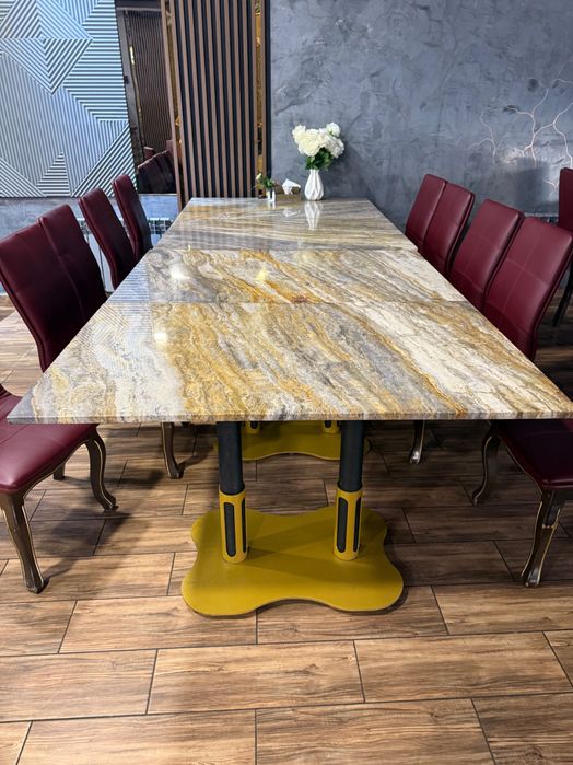 Стол мрамор отличном состояния