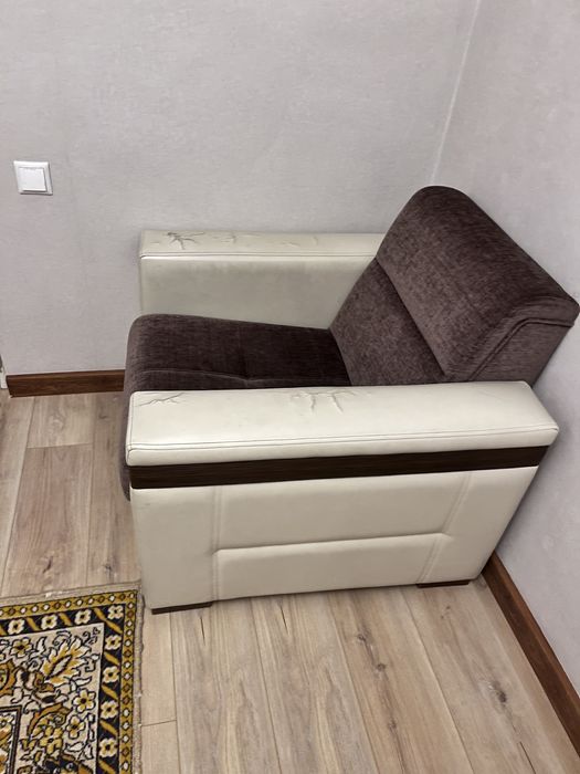 Продаю угловой диван