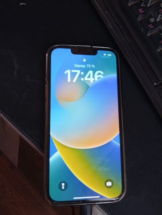 Продам iPhone 13 с часами Apple watch gen 2
