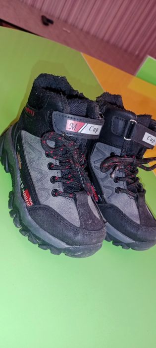 Полусапожки для мальчиков 29 размер в отличном состоянии!