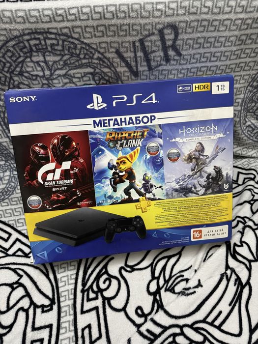 Продам PlayStation 4 Slim 1 ТБ