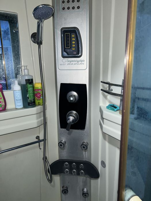 Продается Душевая кабина б/у