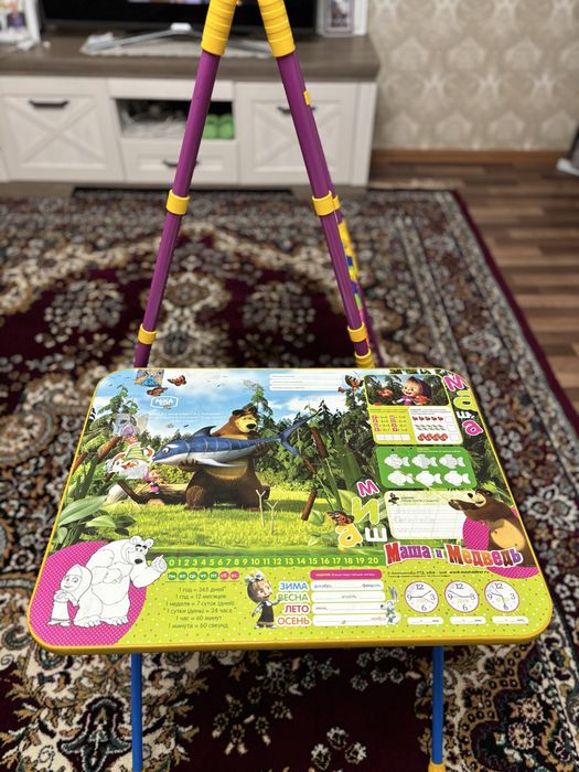 Продам доску учебную, стол детский .