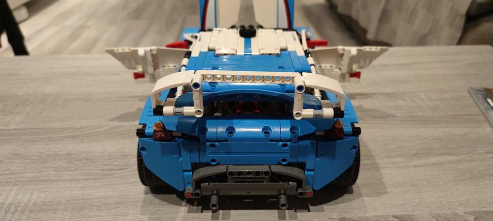 LEGO  42077 Technic  Masina de raliuri 2 in 1 SUPEROFERTA