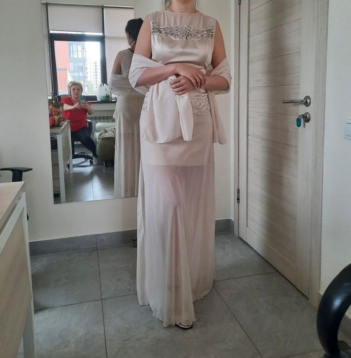 Продам платья на корпаратив