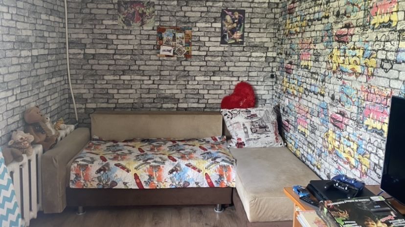 Продам диван угловой.