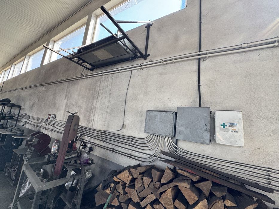 Hala industrială în Fălticeni, Str. Armatei nr. 5 :Suprafata 303 mp