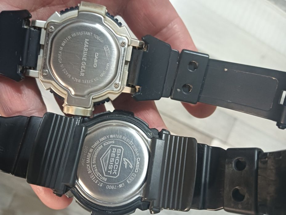 Vând două ceasuri casio