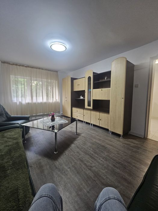 Apartament 3 camere -de închiriat