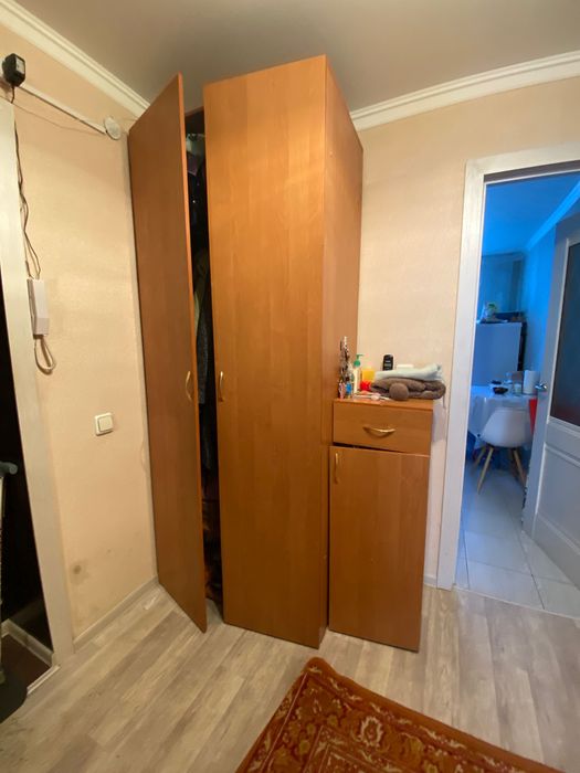 Продам спальный гарнитур и прихожую