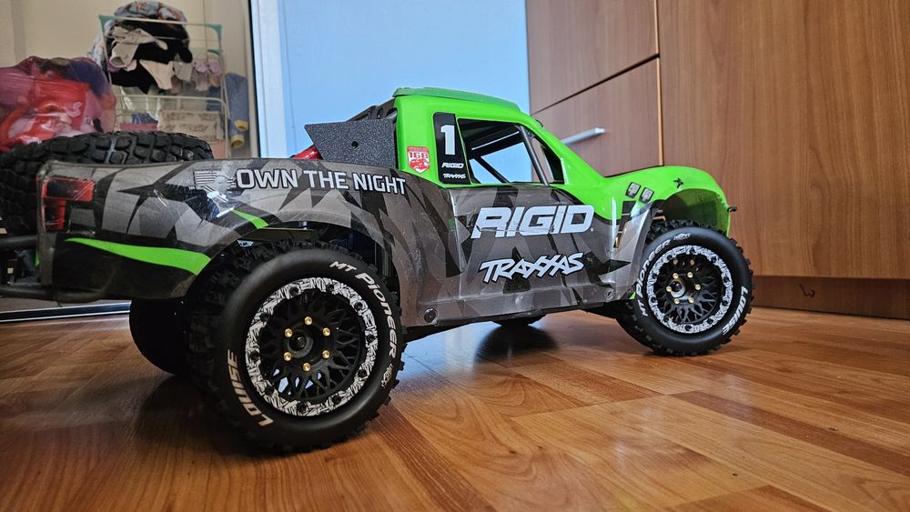 Traxxas UDR 4×4 VXL 1/7