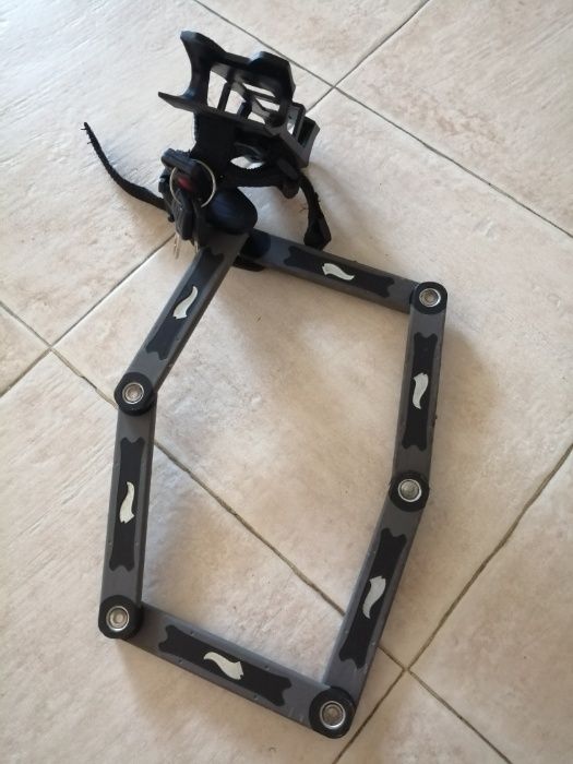 Продавам 1 брой заключваща системи за колело, сигурна и надеждна.