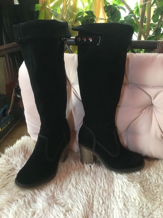 Cizme negre NOI piele intoarsa marimea 36