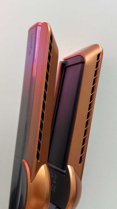 Dyson Airstrait Original | Cumpărat în Mai 2025 | Stare Excelentă