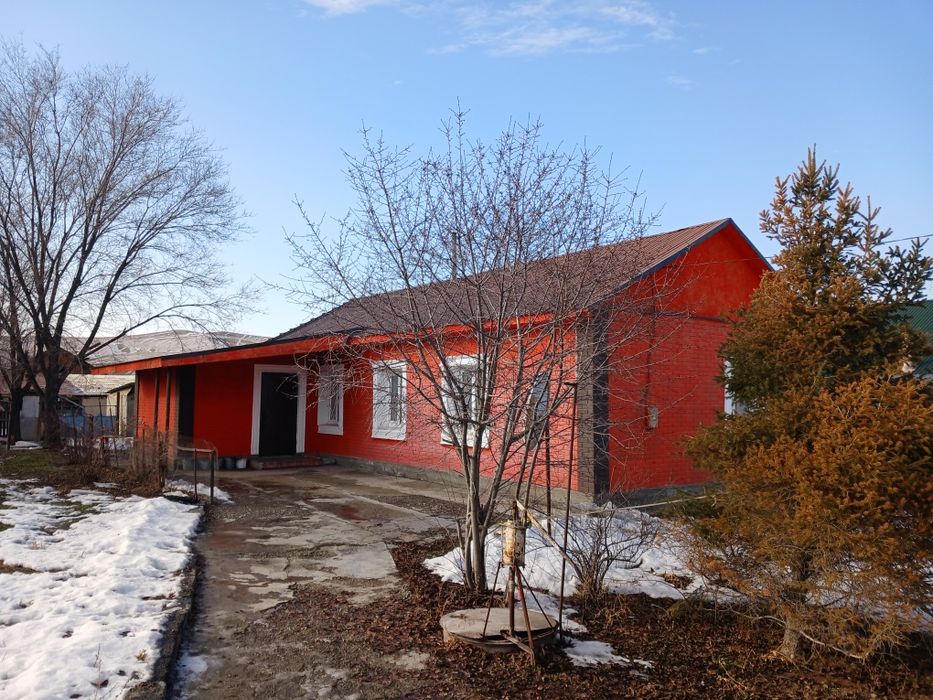 Продаю дом в поселке Мойнак