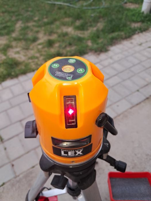 Vând laser cu lumină roșie