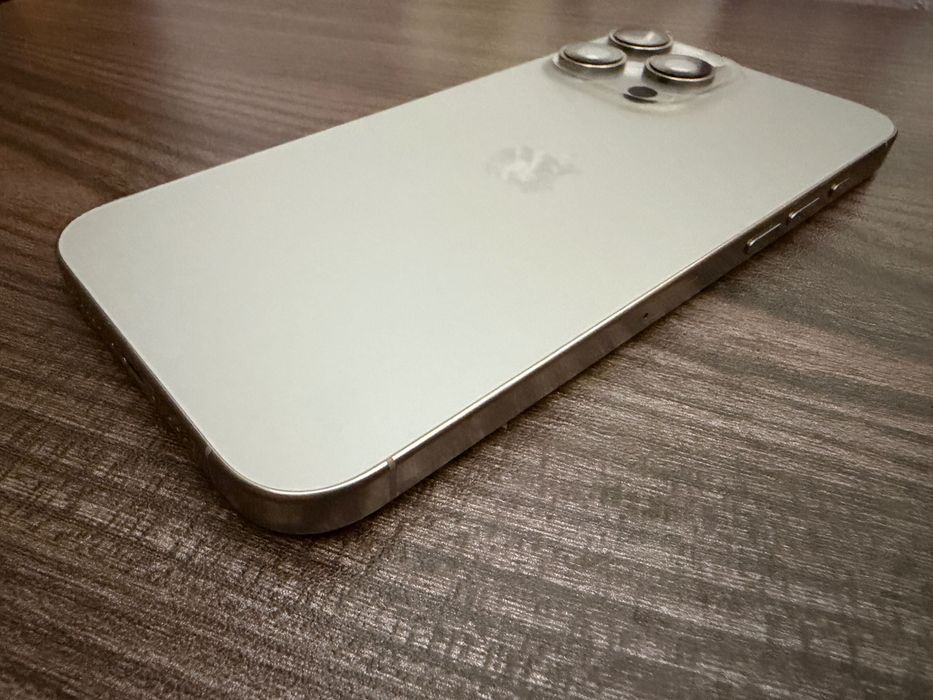 iPhone 16 Pro Max 256 идеален