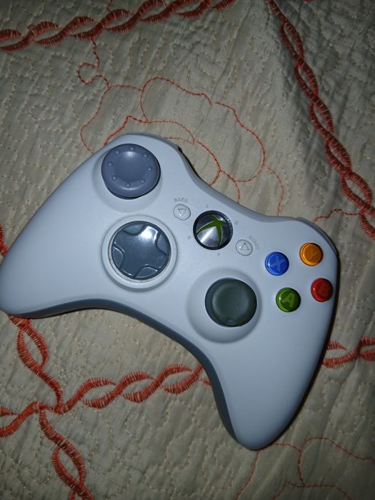 Consolă și jocuri in perfect funcționare xbox 360 slim
