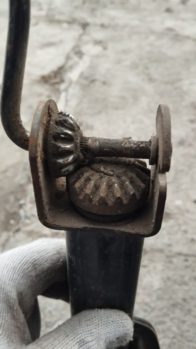 Домкрат на ВМВ оригинал