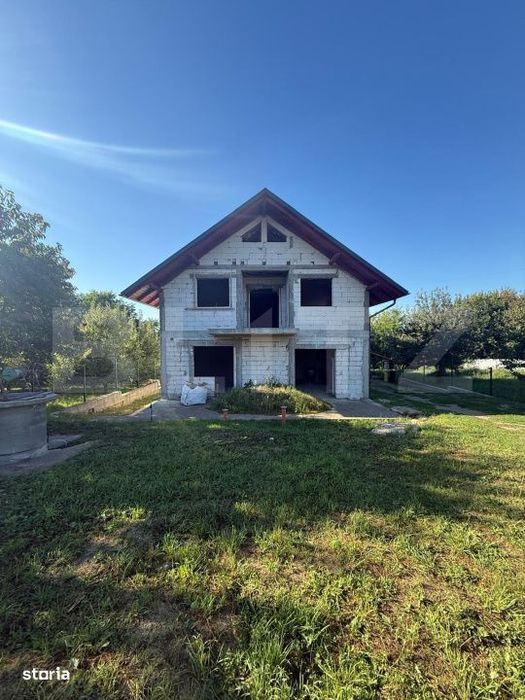 Casa Duplex la rosu, 222 mp utili, teren 423 mp, Burdujeni, Suceava
