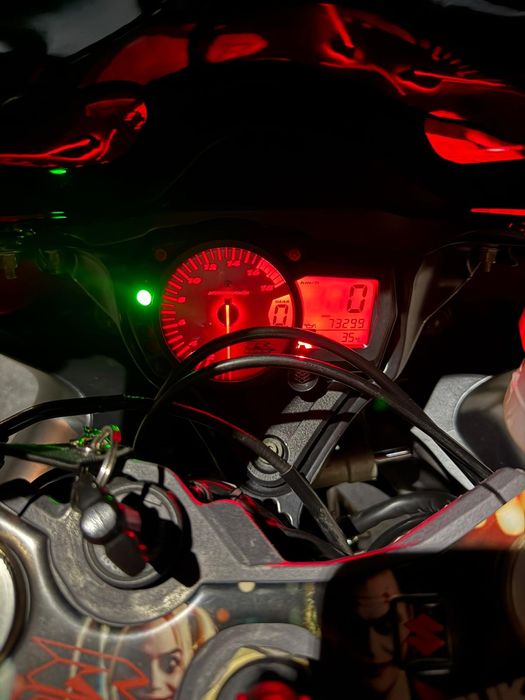 Vând gsx-r k7 600