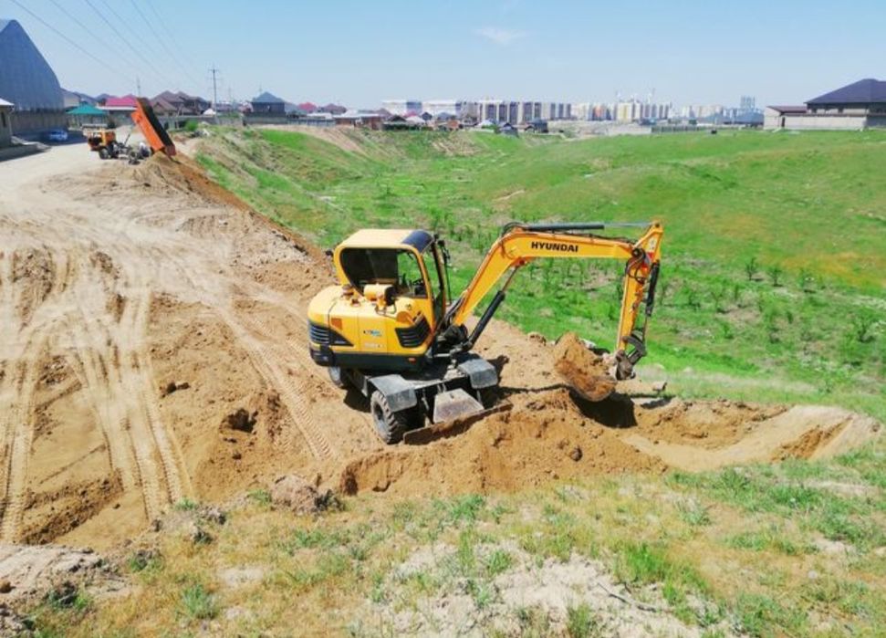 Услуги мини экскаватор с гидромолтам