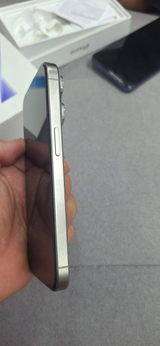 Продам телефон Apple iPhone 15 pro на 256