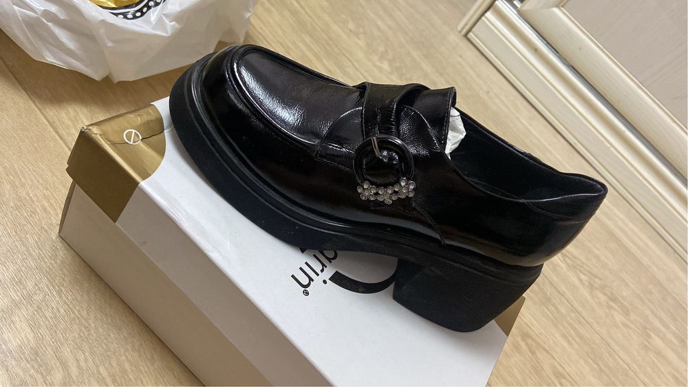 Новые лоферы классные 39 р