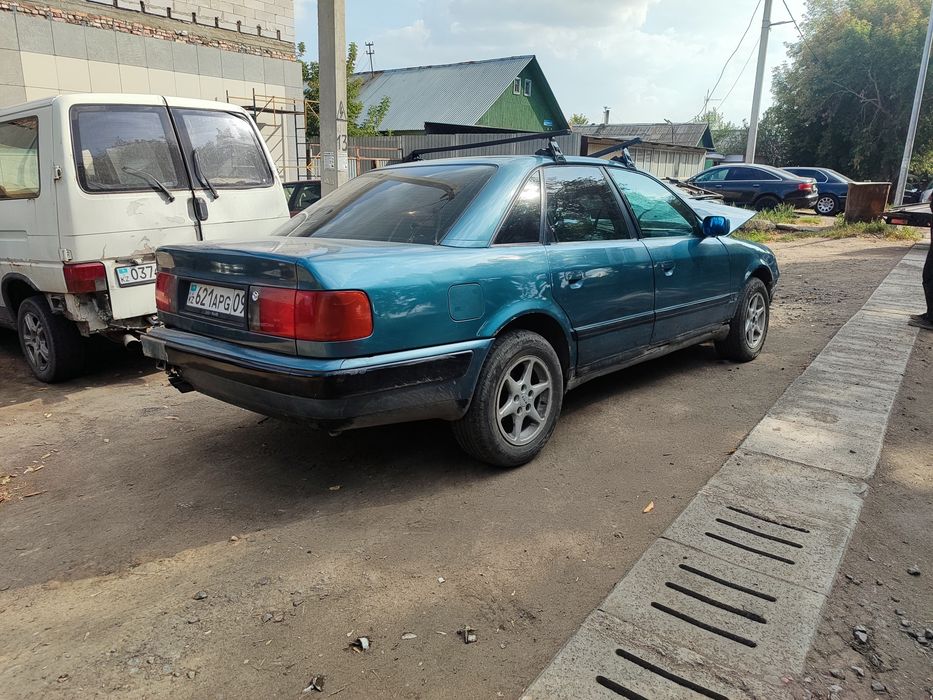 Крышка багажника Ауди 100 С4