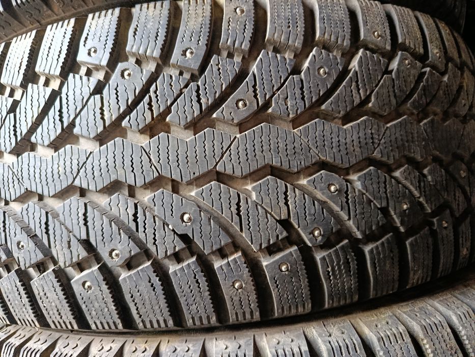 Pirelli 235 60 R18 комплект