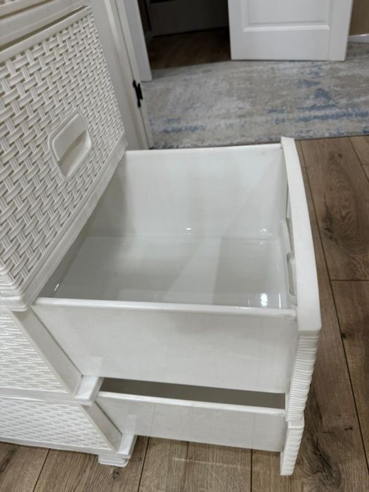 Продам белый камод