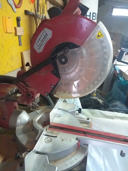 Продавам дърводелски машини почти нови