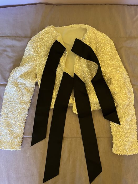 Бяла блуза с пайети