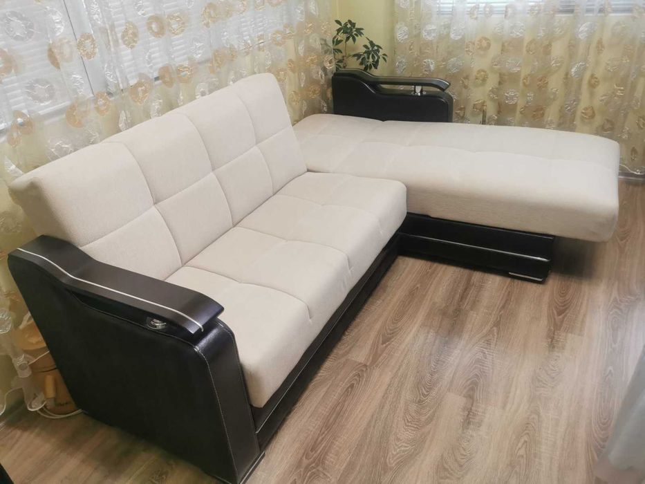 Продавам холов ъглов диван от Айко