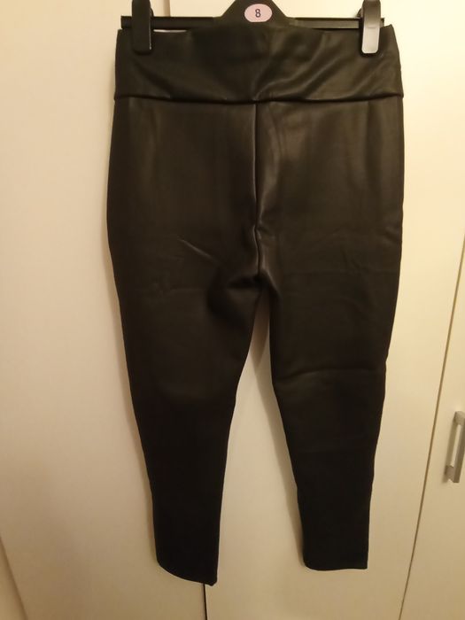 Pantaloni negri flaușați cu fermoar 42/44 femei